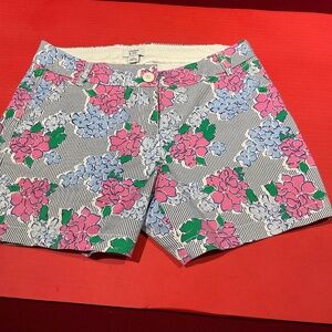 Crown & Ivy Size 6 floral shorts-